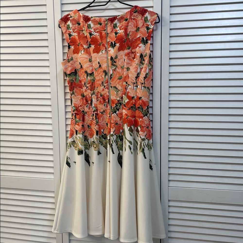 Like new Gabby Sky Sleeveless A Line Salmon Colored Floral Dress Like New Size 6 - Picture 4 of 5